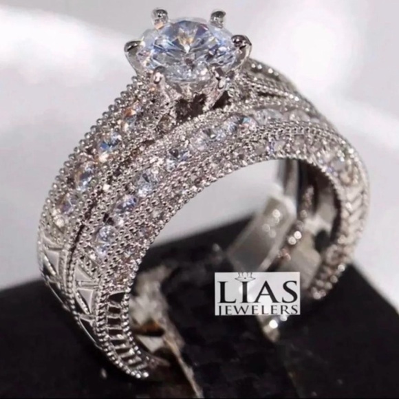 New 18k white gold wedding ring set - Picture 3 of 3